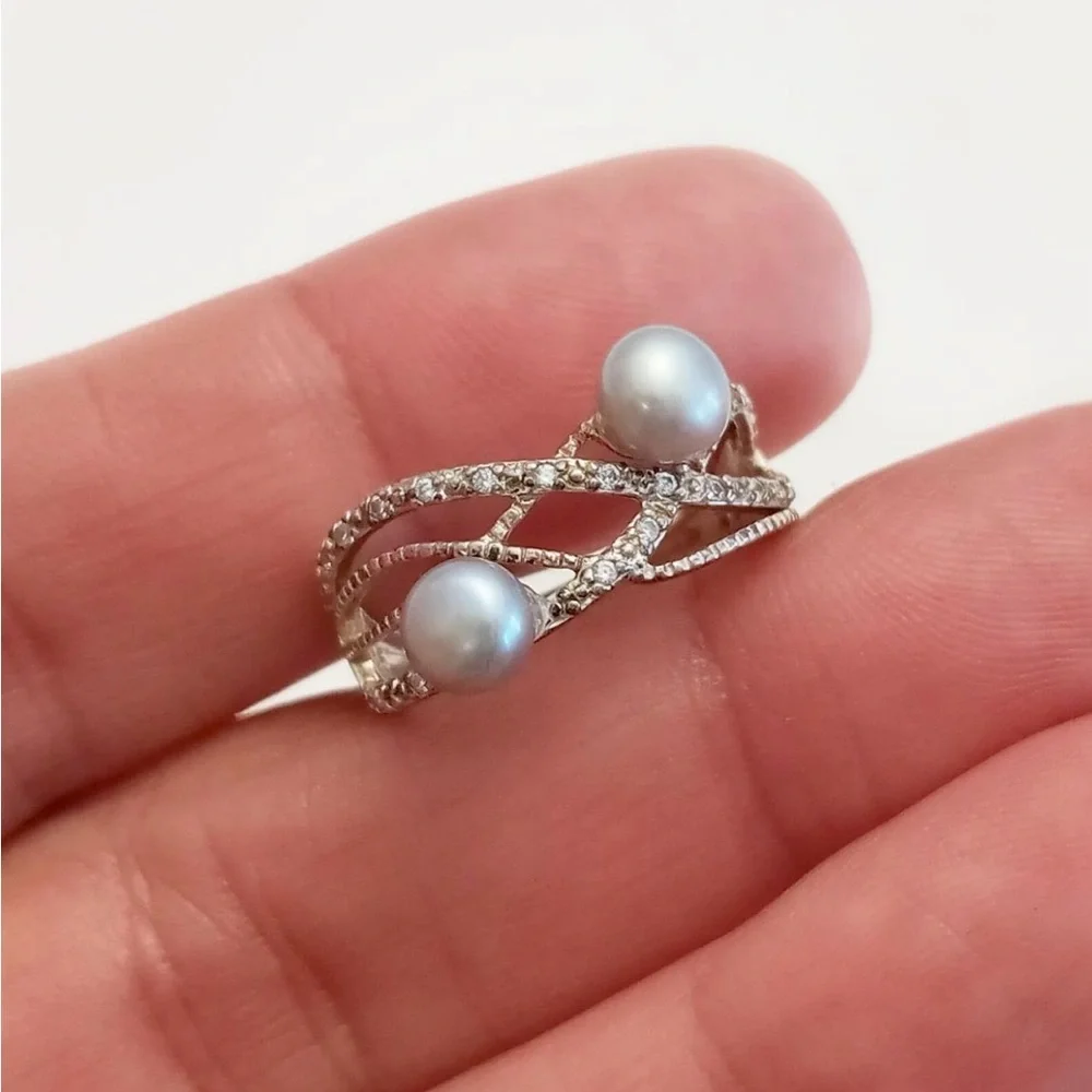 NATALIYA V COLLISTER Sterling silver gray button pearls clear CZ ring, size 9